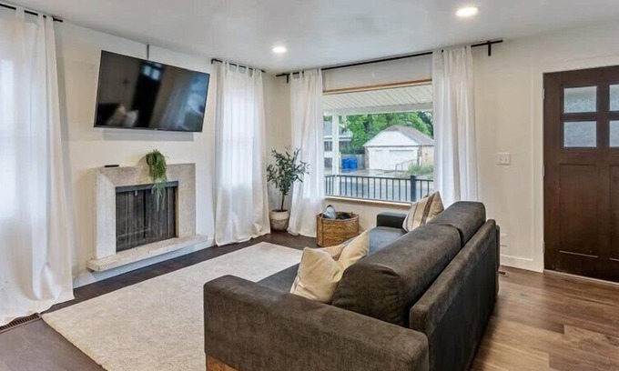 Midvale House | Great Ski Retreat,Park Close By,Queen Beds
