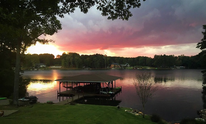 Chappells House | GREAT SUNSET 🛶 FISHING🐟 FIREPIT 🔥 PUTTINGGREEN ⛳️