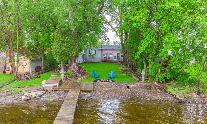 Greater Napanee Cottage | Great Sunset Waterfront Cottage.