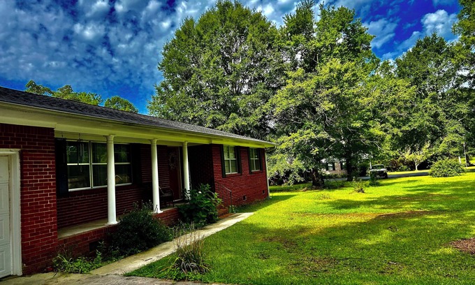 Good Hope Other | Green Acre Home is at it’s best now that green is everywhere! Welcome!