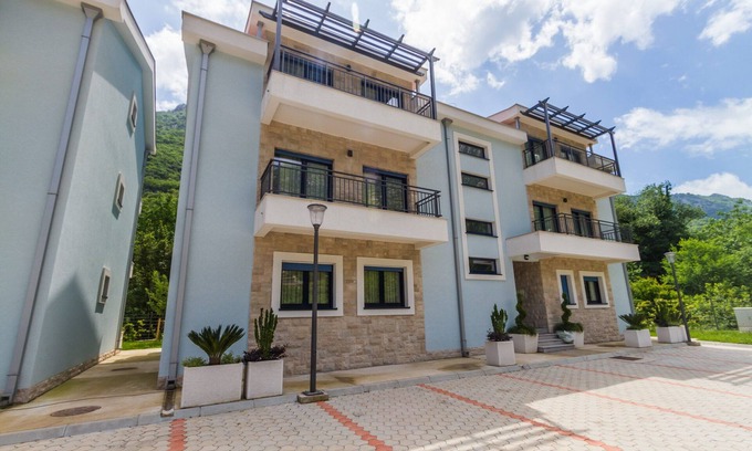 Donji Morinj Apartment | Green Bay Apartments Morinj - Three Bedroom Apartment