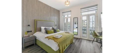 Faraday Apartment | Green Bliss in the City: Comfortable 1-Bed Retreat