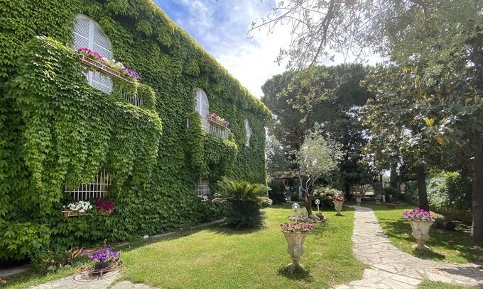 Battipaglia Apartment | Green Countryside Apartment