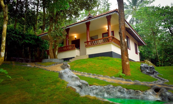Vayittiri Villa | Green Garden Daisy Villa - Double Bed Room