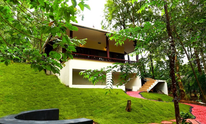 Vayittiri Villa | Green Garden Lotus Villa (Double Bed Room Villa)
