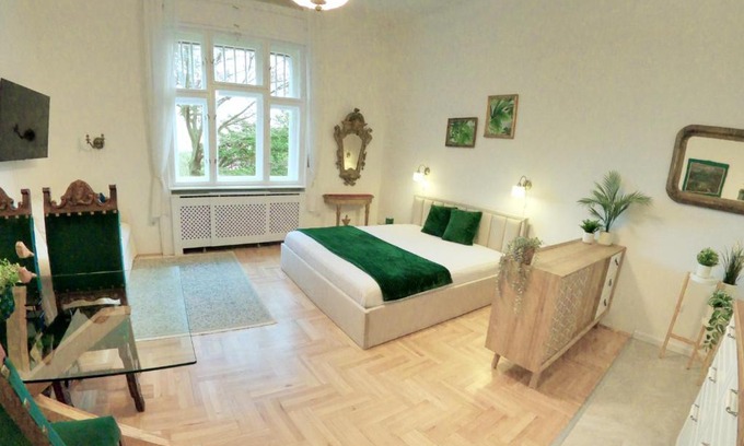 Gellert Hill Apartment | Green Hill Apartment
