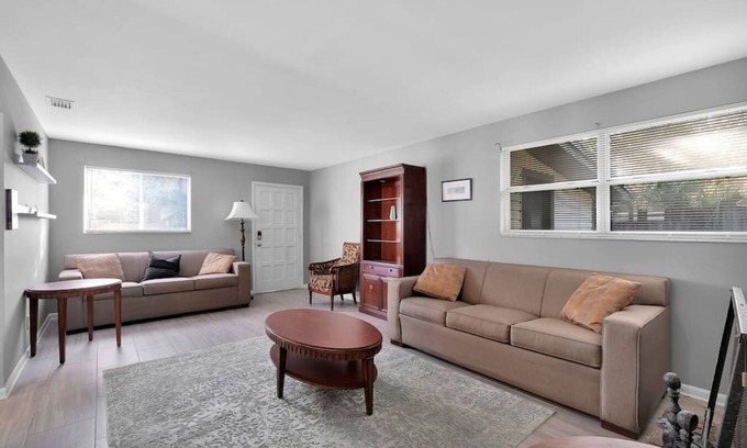 Hyde Park House | ~Green Hill Hideaway Sleeps 12 15Mins to Stadium~