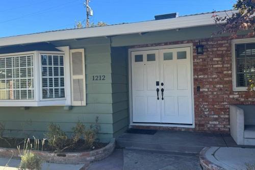 Valley View - Reed Ski Chalet | Green House