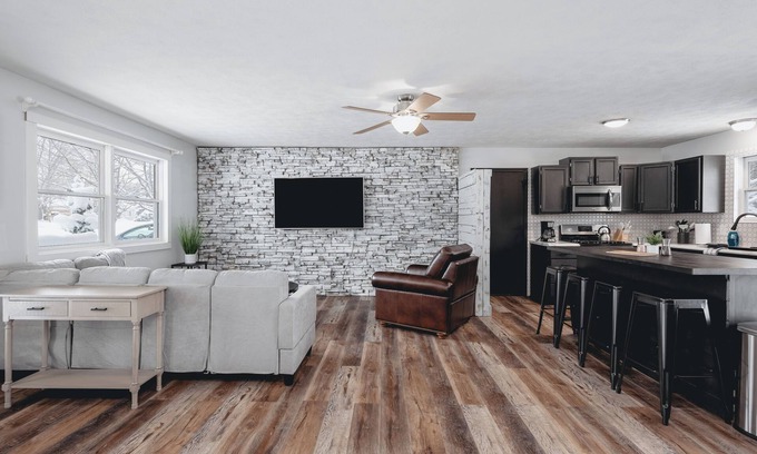 Grawn House | Green Lawn
