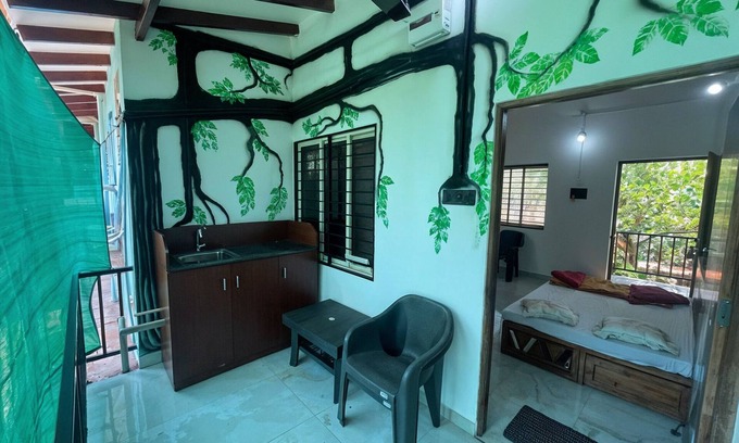 Anjuna House | Green Nest 6BR Homestay in Goa by Homeyhuts