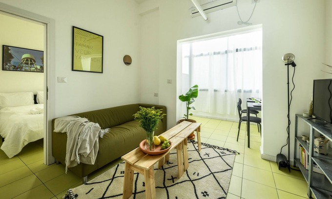 Haifa Apartment | Green Oasis 1BR Apartment near Talpiot Market