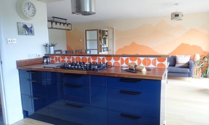 Croyde House | Green Rooms, Spacious House, 5 Bedrooms, 4 Bathrooms. Sleeps 11