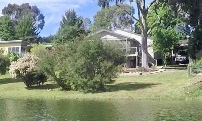 Howqua Inlet House | Green Stones - Amazing Waterfront Location