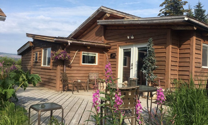 Homer Cabin | Green Timbers Lodging/Redwood Cabin