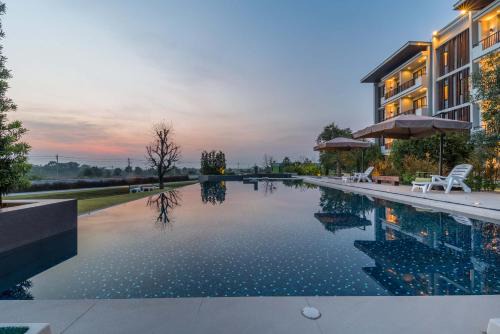 Sung Noen Hotel | Green Ville Laguna Hotel
