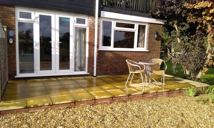 New Forest District Apartment | Greenbanks 2. Damerham Self Catering. The perfect getaway for just couples