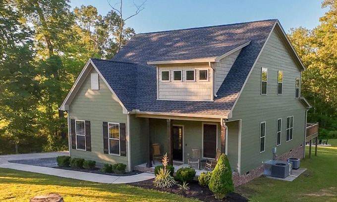 Greenbrier House | Greenbrier Landing: Tranquil Luxury on 6 Acres