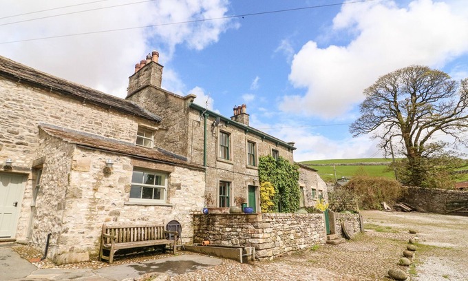 Settle Cottage | GREENGATES FARM, pet friendly in Horton-In-Ribblesdale