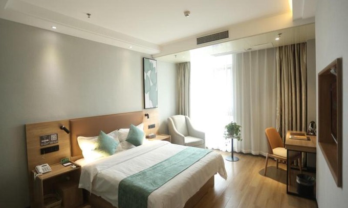 Yixiu District Hotel | GreenTree Inn Anqing East Yingbin Road High-Speed Railway Station