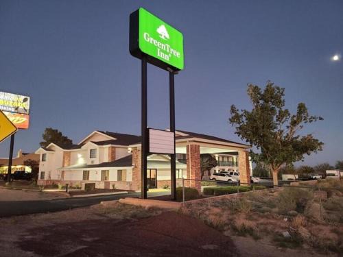 Holbrook Hotel | GreenTree Inn of Holbrook, AZ