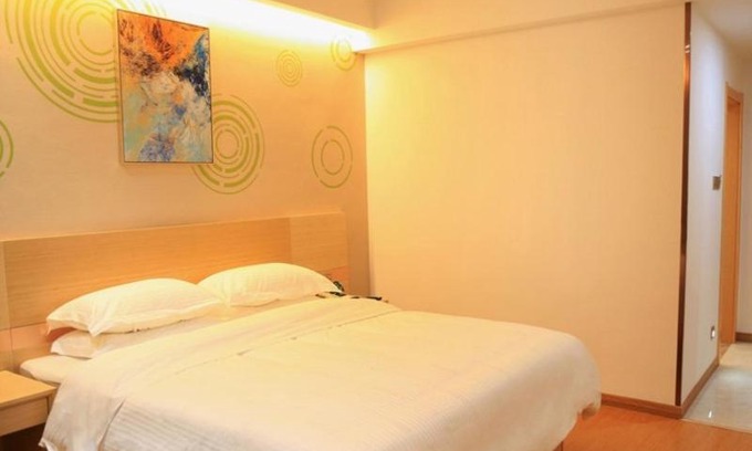 Shangrao County Hotel | GreenTree Inn Shangrao Shangrao district Yueliangwan Automobile City Business Hotel