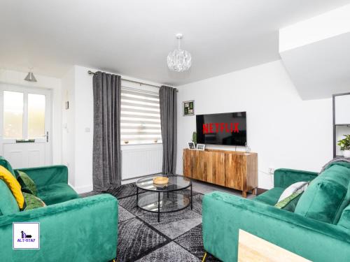 Wakefield House | Greenwood by Alt-Stay Accommodation - 4 Bed House Ideal For Workforces & Relocations - Weekly & Monthly Rates Available