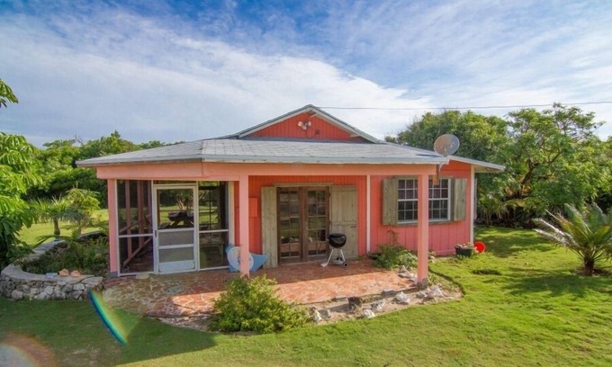 Gregory Town Cottage | GregoryTown - Cozy Cottage - Water Access