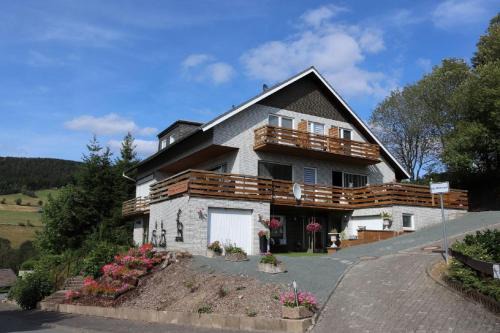 Niedersfeld House | Gretel von Birne