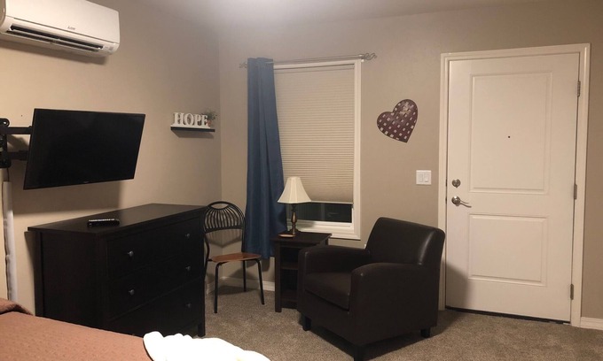 Heyburn House | Greystone Crossing Suite #10
