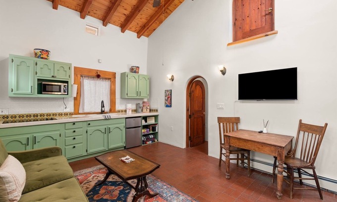 Downtown Santa Fe House | Griffin Casita 1 bedroom Downtown Santa Fe