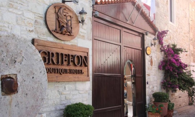 Yenifoca Hotel | Griffon Boutique Hotel - Boutique Class