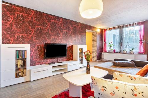 Trollenhagen Apartment | Große Ferienwohnung mit Garten