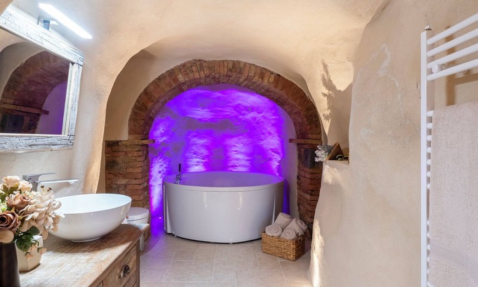 Peccioli Apartment | Grotticella House - SPA Apartment in Peccioli