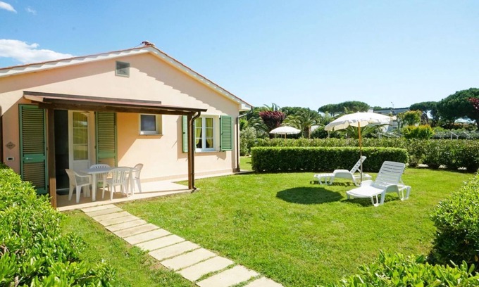 Vada Apartment | Ground floor apartment of 40 m2 composed of a living room with satellite TV, cooking side, fridge with freezer, microwave oven.Double bedroom, two additional beds and bathroom.Air conditioning, clothesline.The apartment has a large garden furnished with