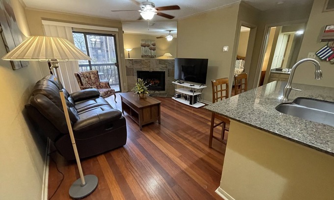 Waters Park Condo | Ground Floor Condo in Gated Quiet Complex near the Domain, King Bed