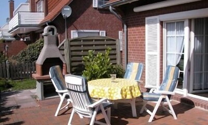 Greetsiel Apartment | Ground-floor, cozy vacation apartment with large sun terrace