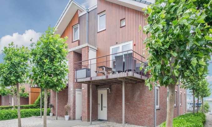 Municipality of Uitgeest Apartment | Ground-floor flat directly on the water