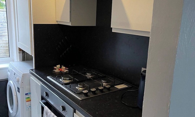 Reading Apartment | Ground-floor Maisonette