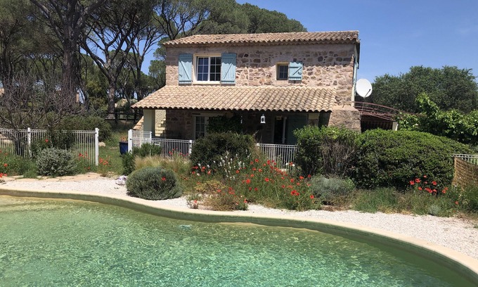 Peissonnel Cottage | Ground floor old restored sheepfold, swimming pool, 30 minutes from Sainte Maxime, absolute calm.