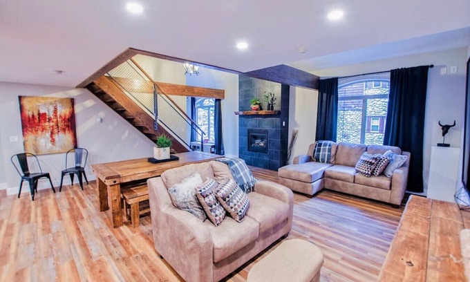 Canmore House | Group-Friendly Mountain Getaway w/Pool & Hot Tub