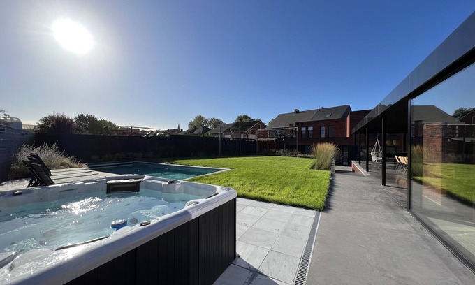 Gutschoven House | Group home with swimming pool and wellness