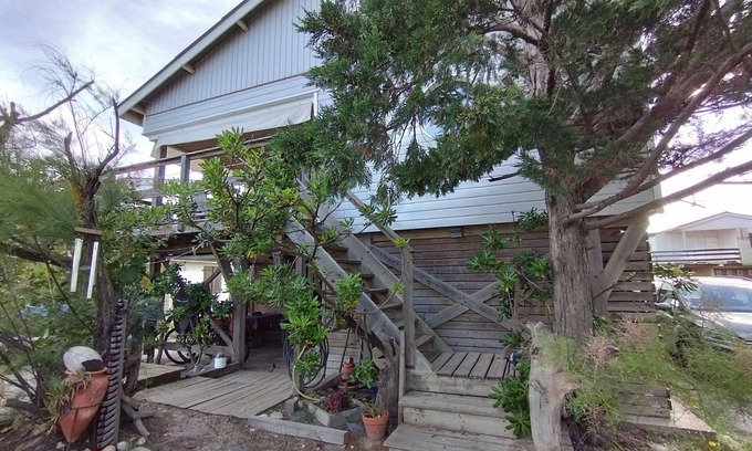 Gruissan Plage Ski Chalet | Gruissan plage, 100 m from the beach, sea view 4 people, atypical chalet!