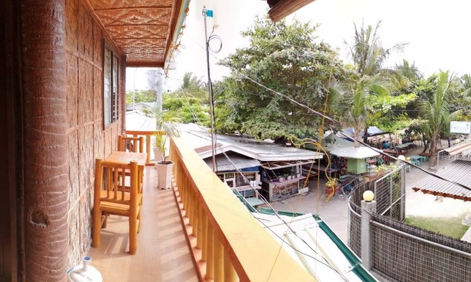 Daanbantayan House | Guanna's Place Room and Resto Bar