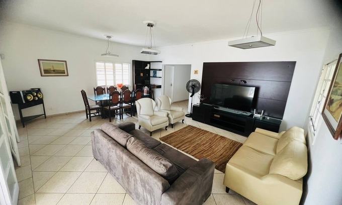 Enseada House | Guarujá townhouse for rent in Enseada Beach in Guarujá, 300 m from the sea