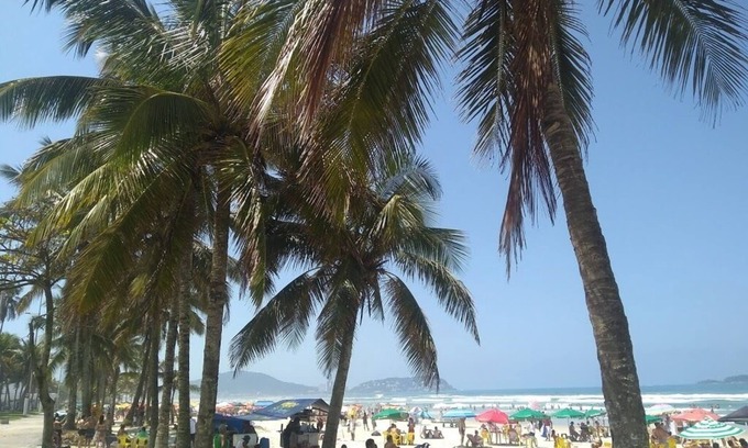 Vila Julia Apartment | Guarujá apartment, best point of Enseada beach, 150 ms from the beach