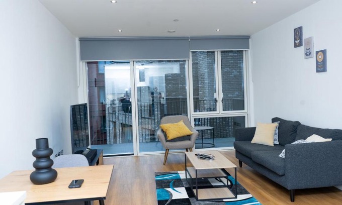 Newham Apartment | Guerneville 1 Bedroom Luxury Apartment Royal Wharf by ExCeL Exhibition Centre