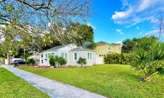 Sun Bay South House | Guest favorite! South Tampa Home - Close to the Bay & Beaches! Great location!