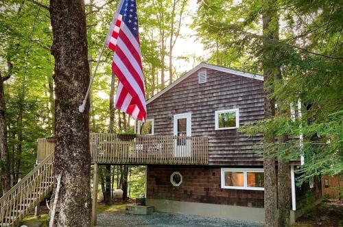Sunapee House | Guest House at Water's Edge