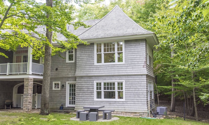 Amagansett North House | Guest House Estate 60 Ft Pool