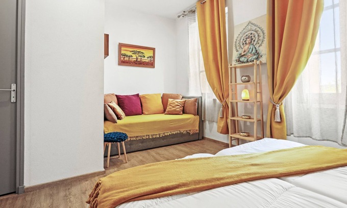 Chateaudouble House | Guest House 'Soleil' with Shared Terrace and Wi-Fi
